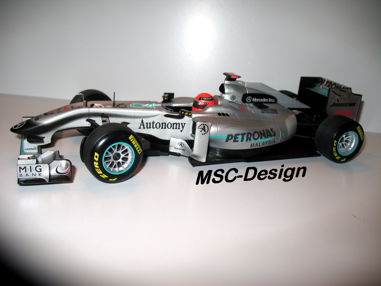 Mercedes GP W01 Pirelli Test Bahrain